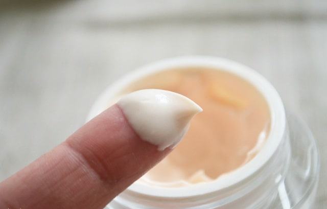 kem dưỡng da Olay Luminous Tone Perfecting Cream 1