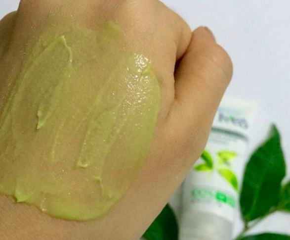 Hướng dẫn sử dụng Sữa Rửa Mặt Sạch Mụn Đầu Đen ST.IVES Trà Xanh