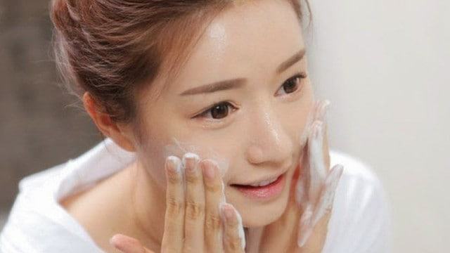 Cách tẩy tế bào chết bằng BHA