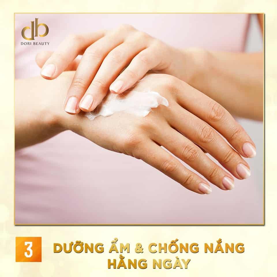 Dưỡng ẩm và chống nắng hằng ngày